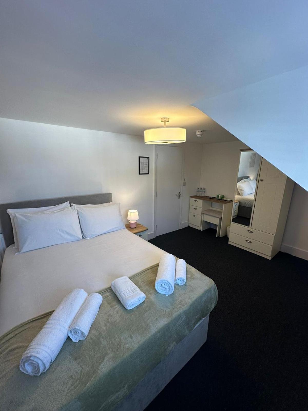 Cambridge Central Rooms - Tas Accommodations Exterior photo